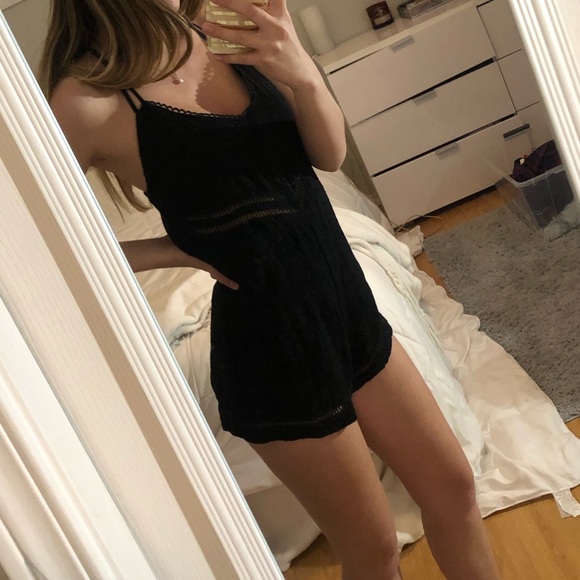 Black romper - Picture 3 of 4